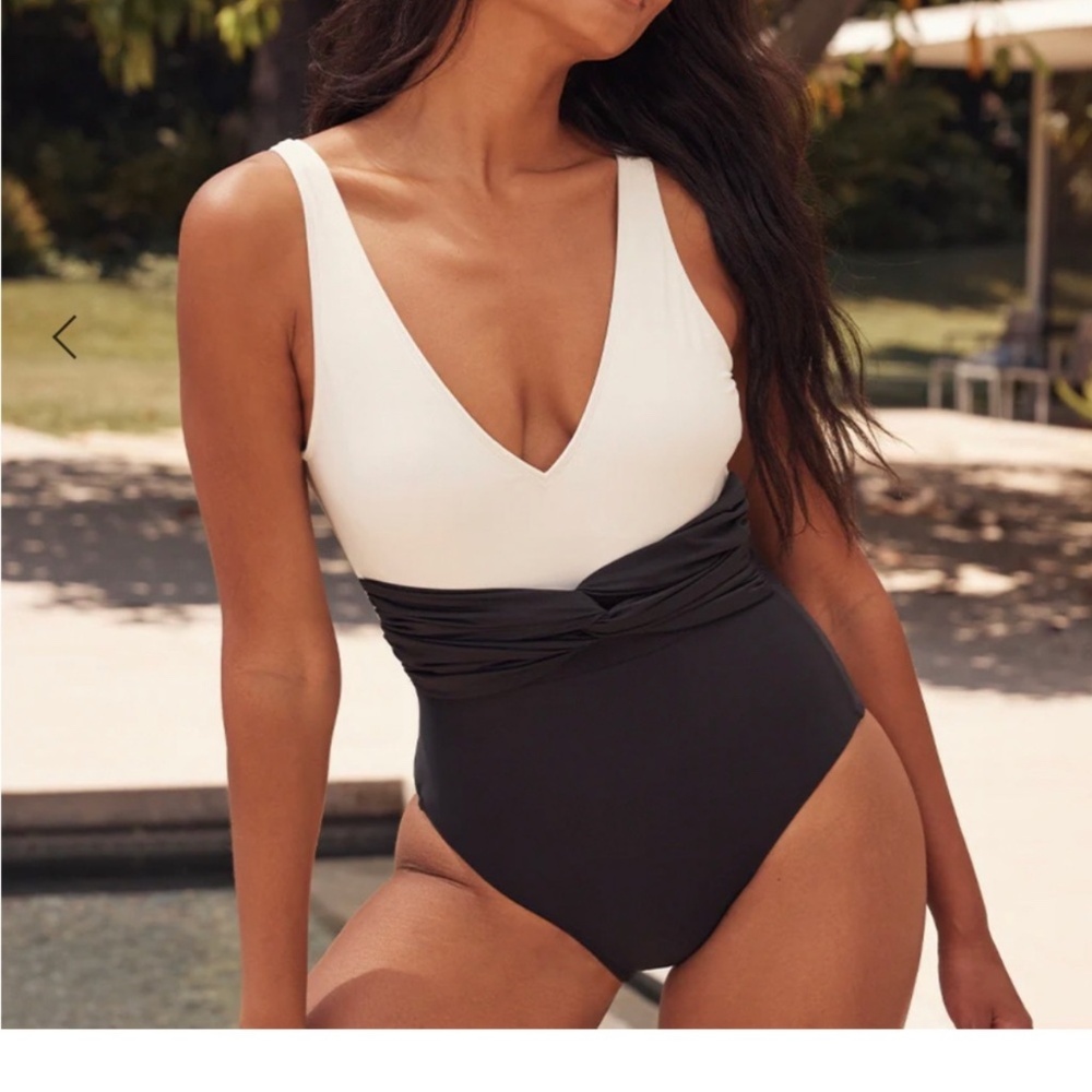 NEW WITH TAGS!! Summersalt 'The Twist Backflip'  Black and White Size 12